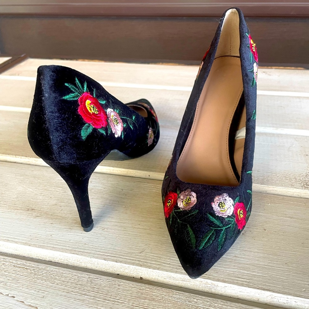 a new day Floral Black Heels, Size 10 Women’s